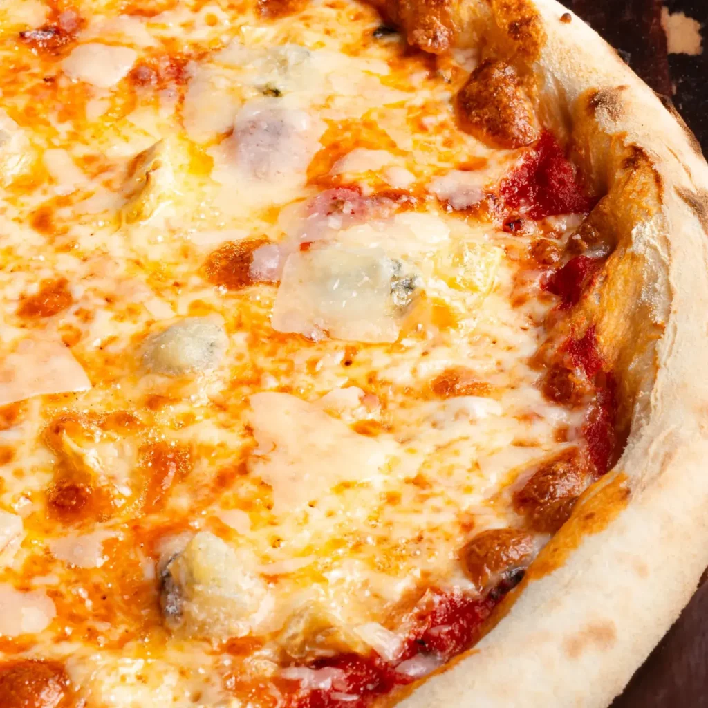 Quattro Formaggi - Pizza vegetariană