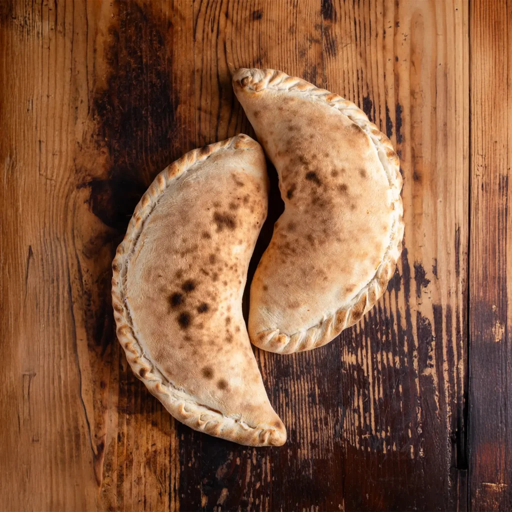 Calzone Salami - Pizza cu carne