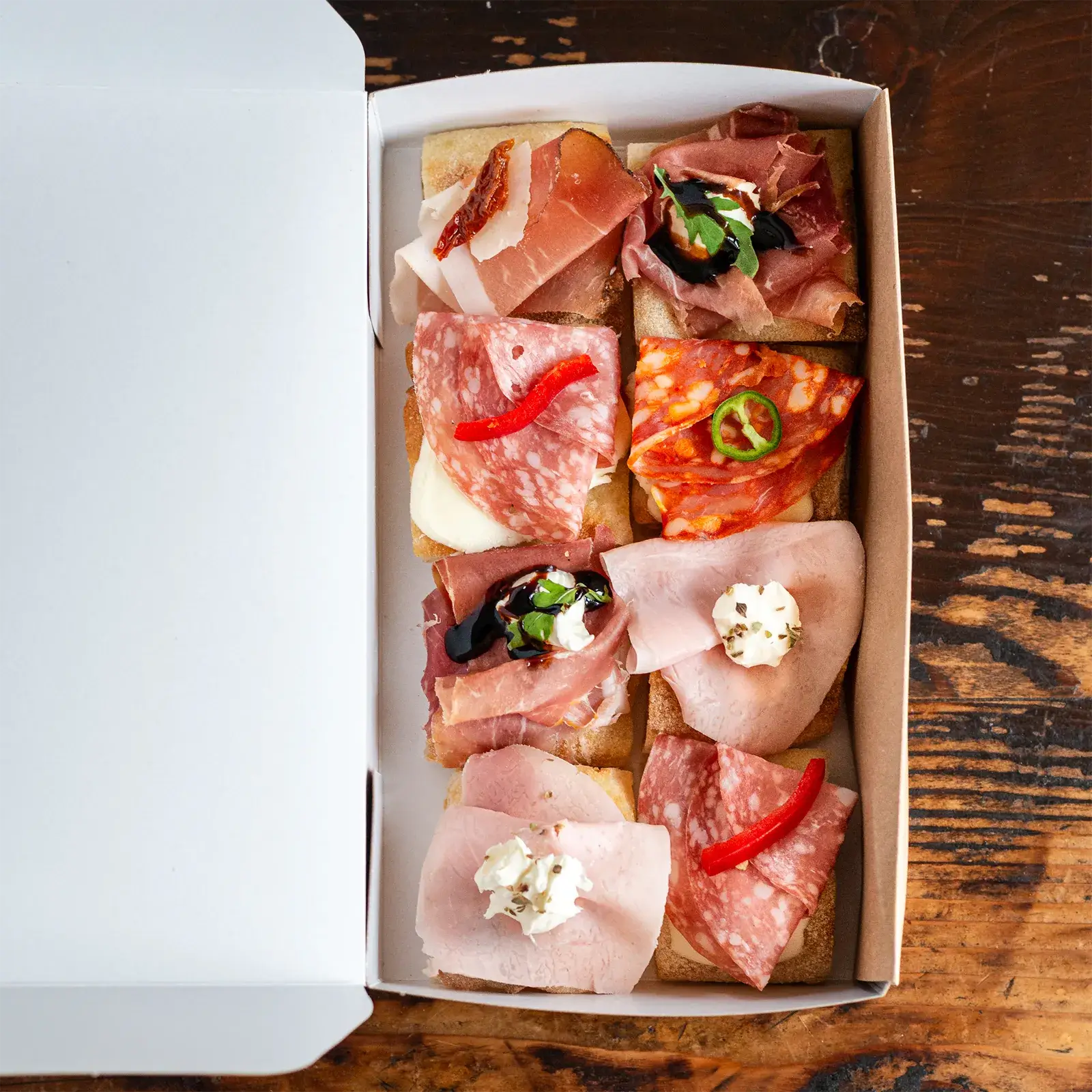 One bite carne cutie mică - Platouri